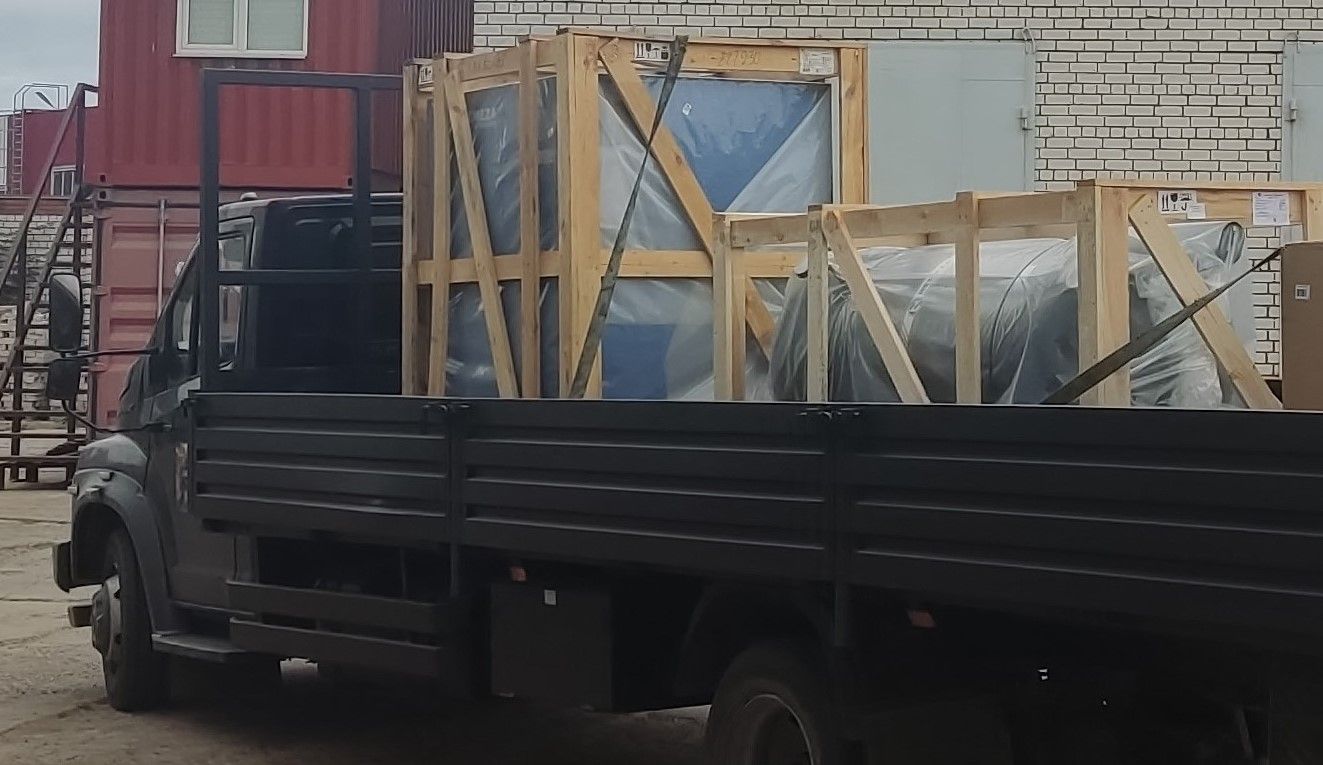 Отгрузка винтового компрессора Remeza ВК50-10 и ресивера Remeza РВ 900.10.00 в г. Казань