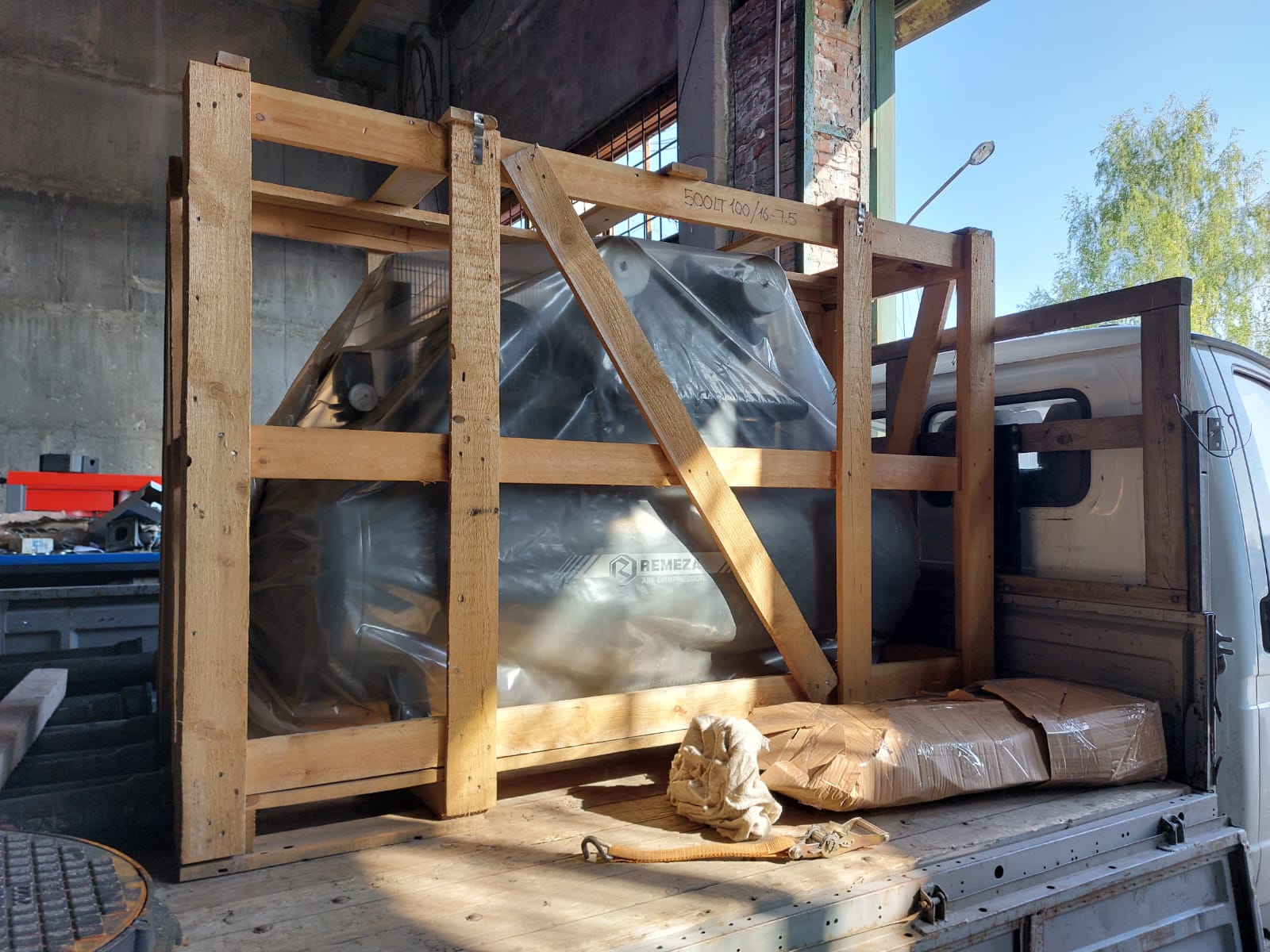 Отгрузка поршневого компрессора Remeza СБ4/Ф-500.LT100/16-7,5 в г. Новосибирск