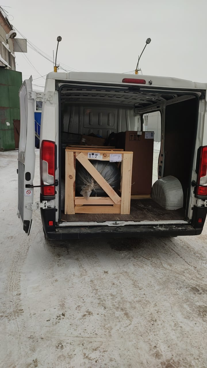 Отгрузка поршневого компрессора Remeza СБ4/С-100.LB30 3.0 и Ресивера Remeza РВ 900.10.02 в г. Новосибирск